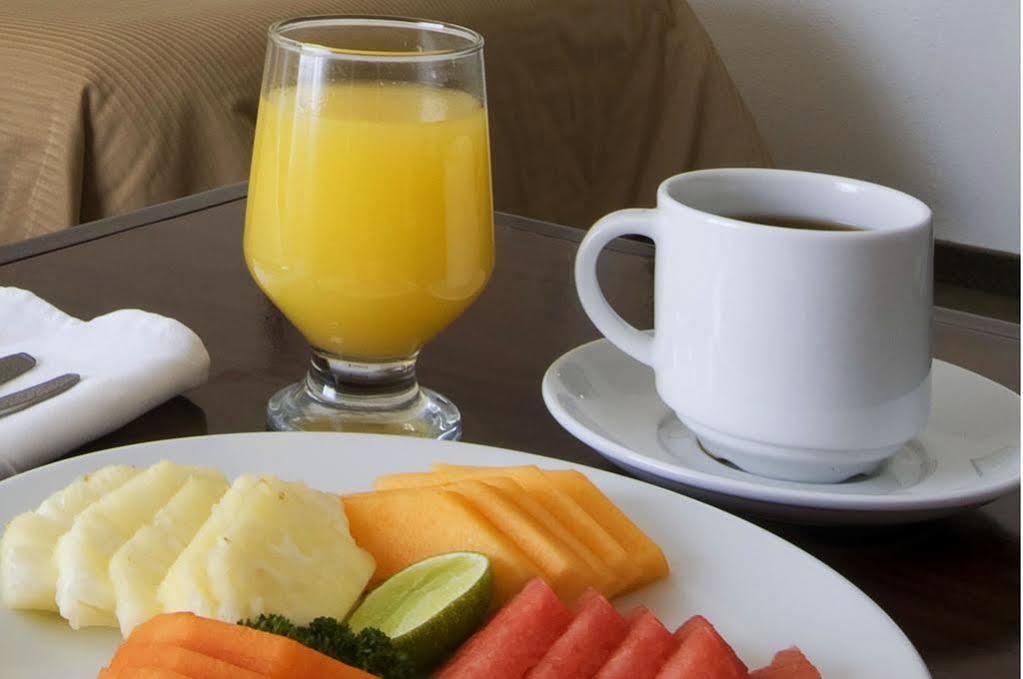 Fiesta Inn Mexicali Zewnętrze zdjęcie